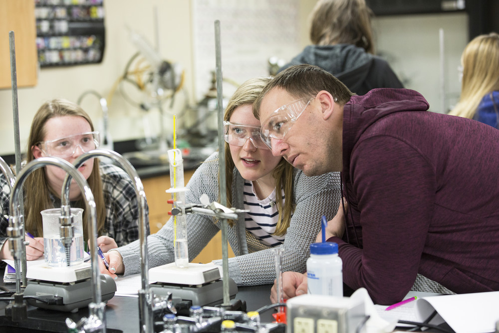 Chemistry students in lab